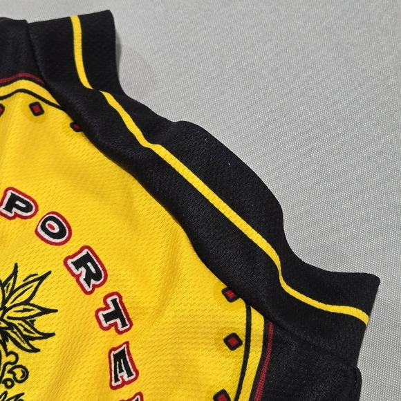 Black and Yellow Performance Cycling Jerseys - Picture 11 of 14